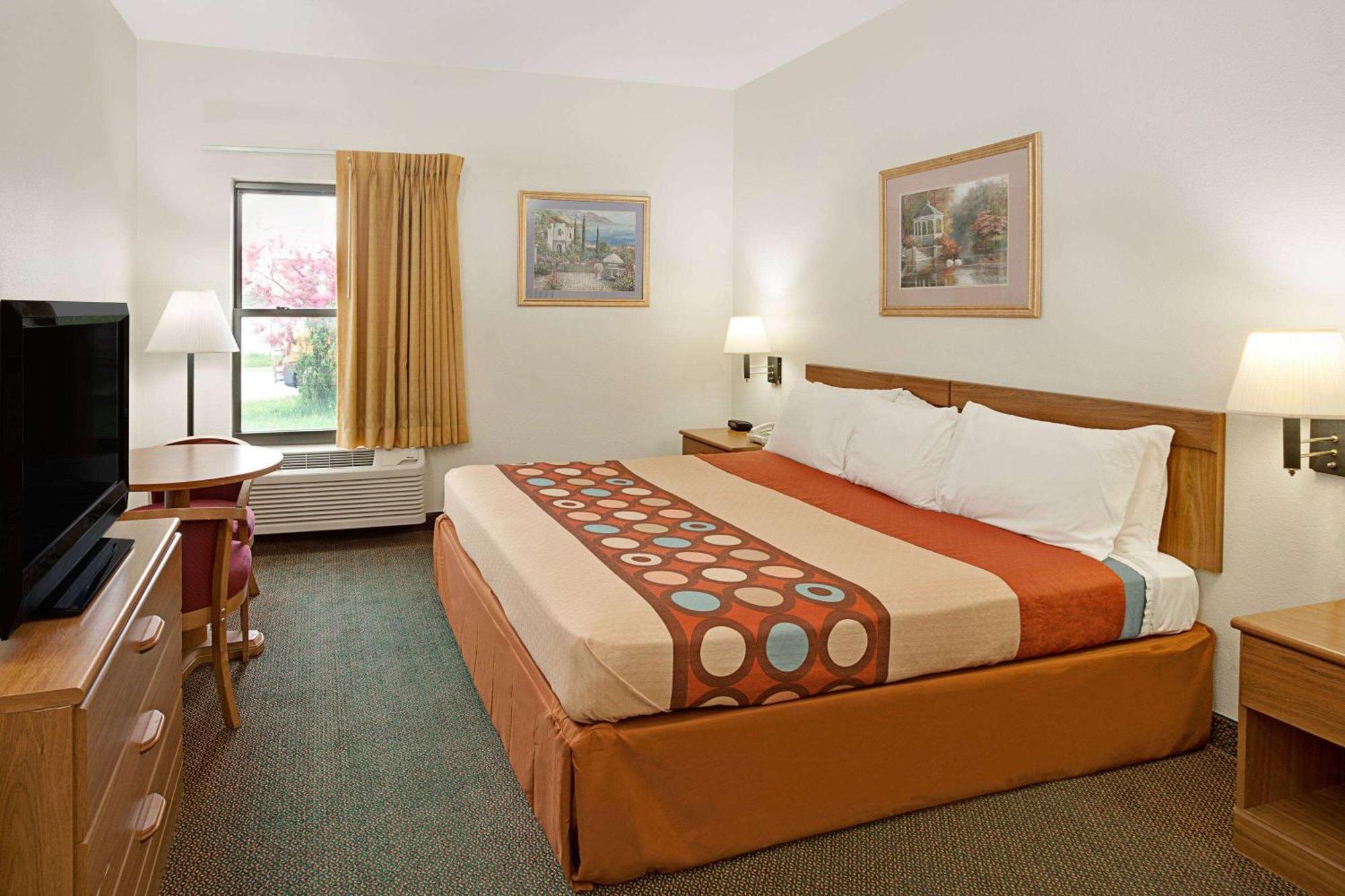 Hotel Super 8 By Wyndham Hampshire Il Esterno foto