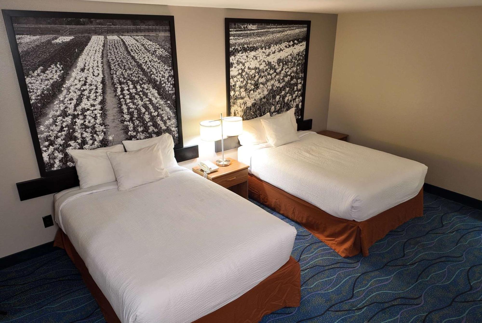 Hotel Super 8 By Wyndham Hampshire Il Esterno foto